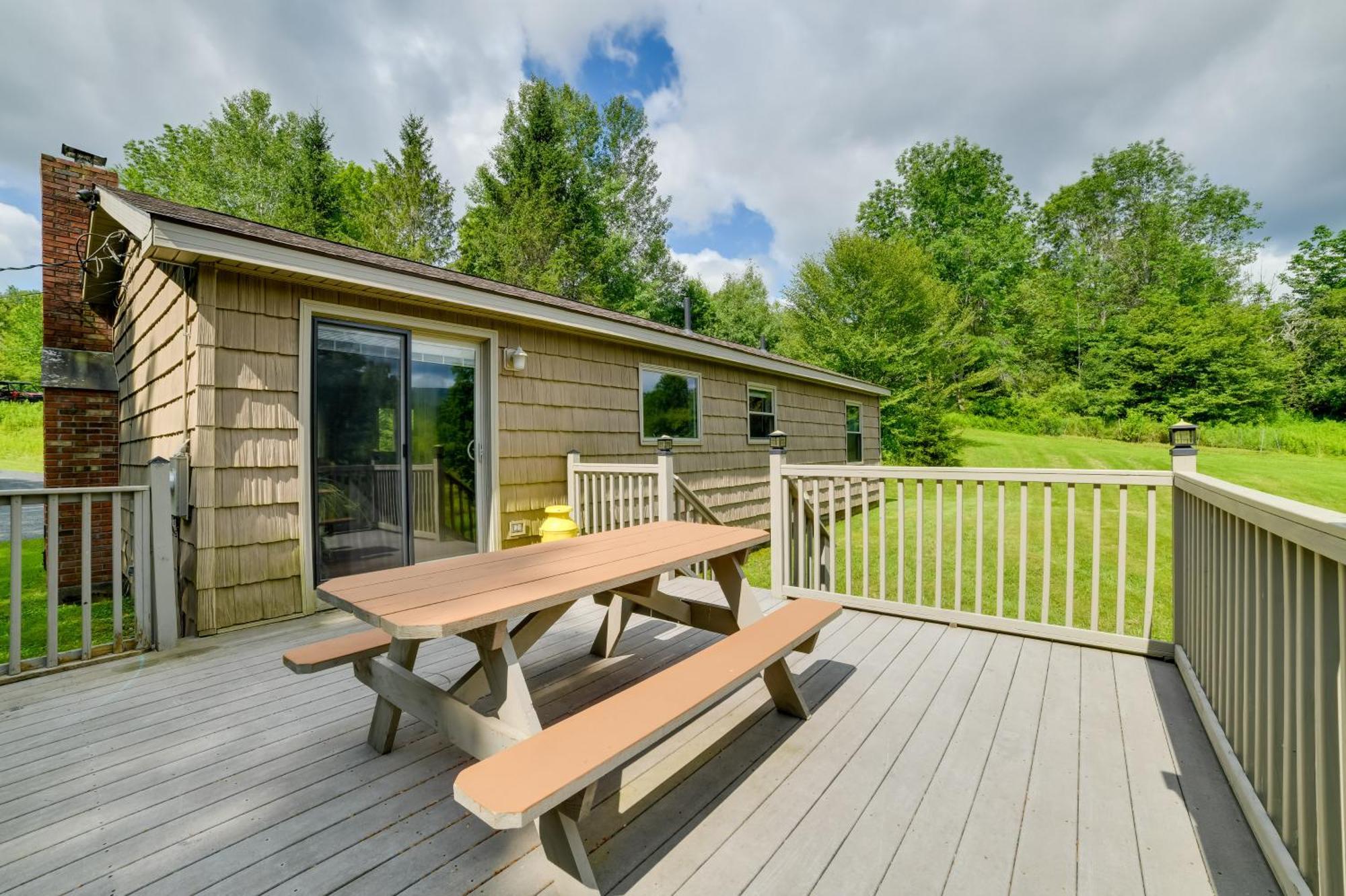 Quiet Catskills Getaway With Deck And Mtn Views New Kingston 外观 照片